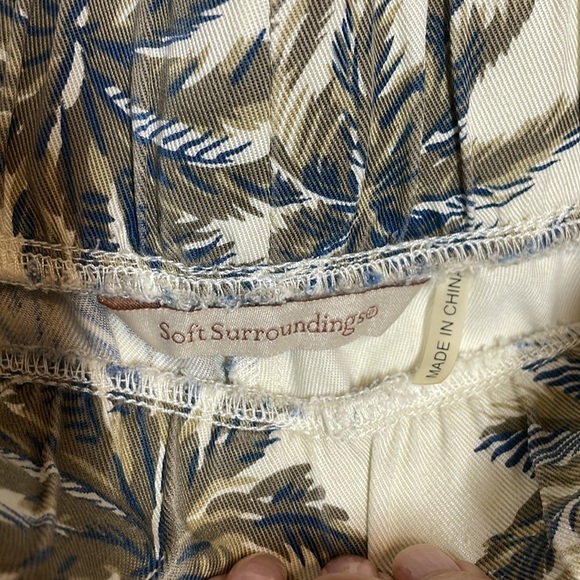 Soft Surroundings Women’s Tropical/Palm Tree Resort Pants Cream/Green L - Picture 5 of 6